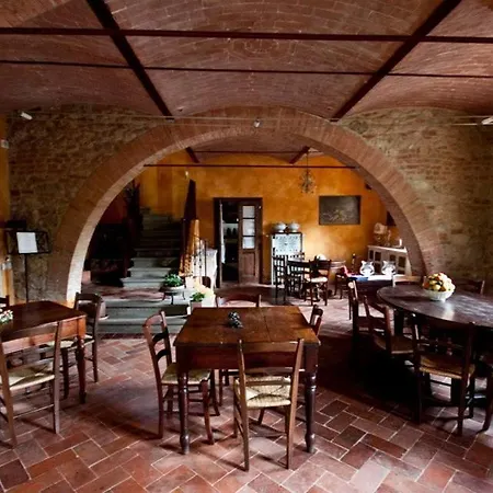 Azienda Agrituristica Podere Pratovecchio Alloggio per agriturismo *